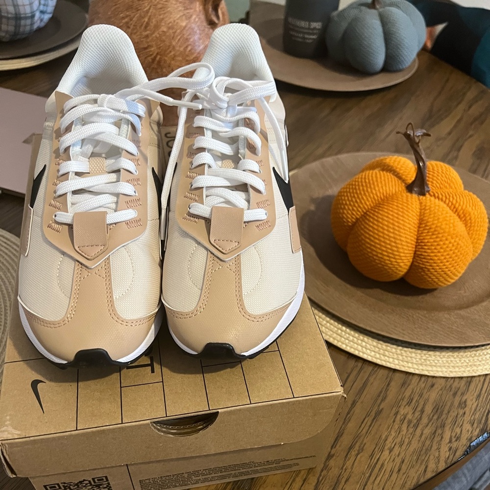 Nike Air Max Pre-Day Women's Shoes